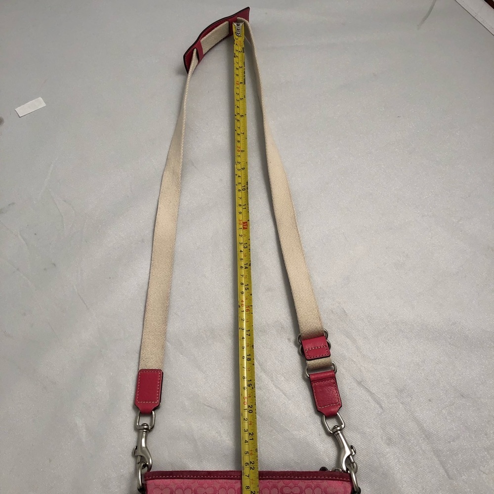Coach signature C logo classic swing pack crossbody hot pink - Picture 7 of 7